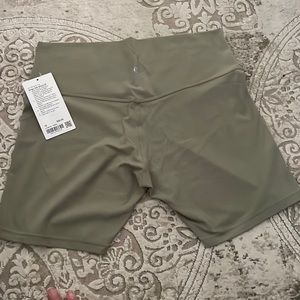 Lululemon align short 8 inches size 16